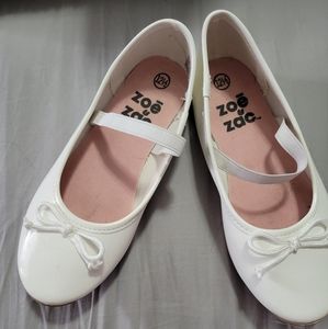 Zoe & Zac White Shoes